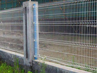 三角折彎護(hù)欄網(wǎng)