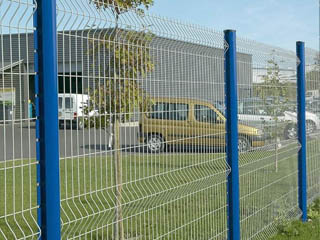 三角折彎護(hù)欄網(wǎng)